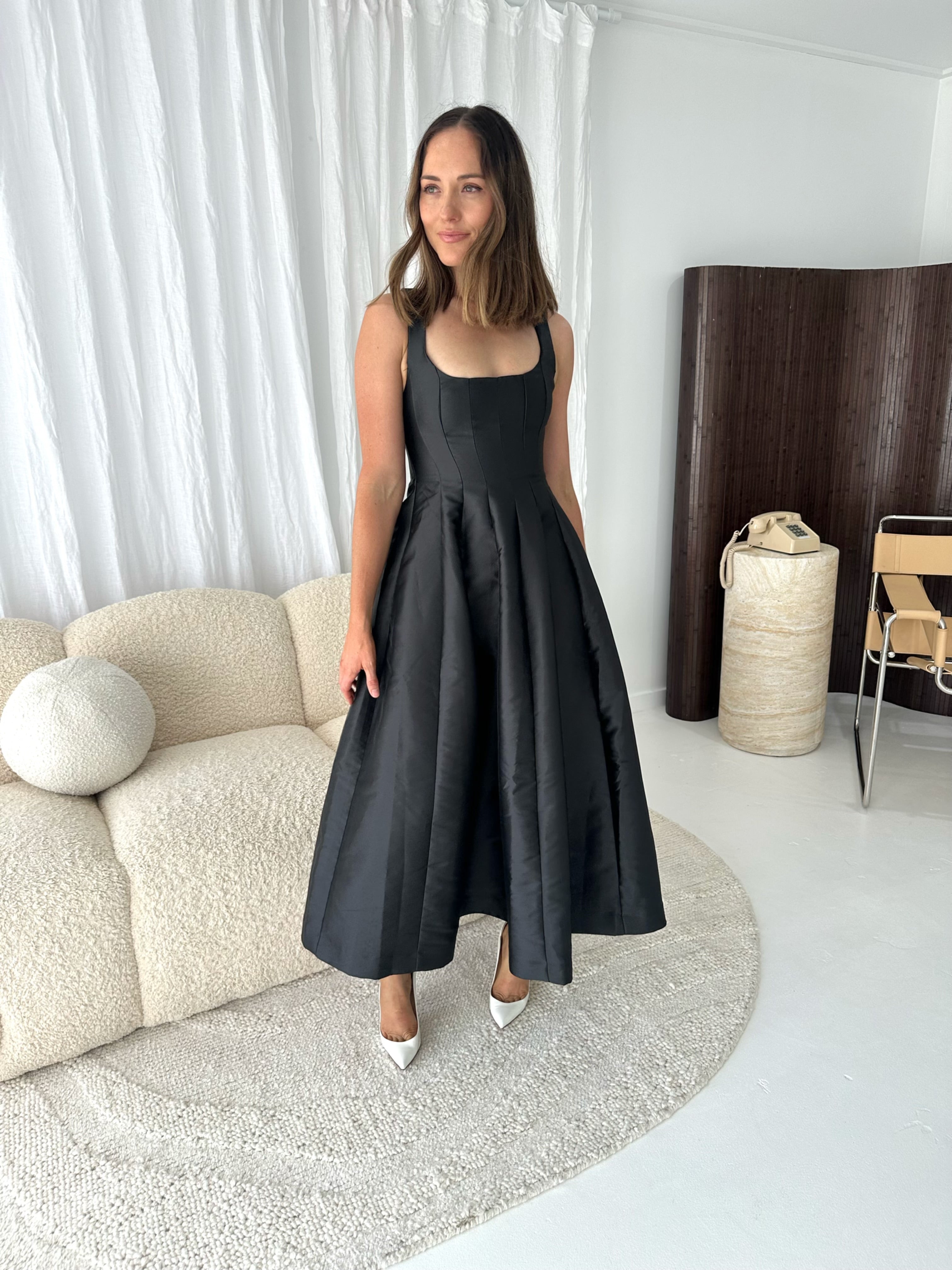 Sheike- The Karolina Dress- Black- Size 6